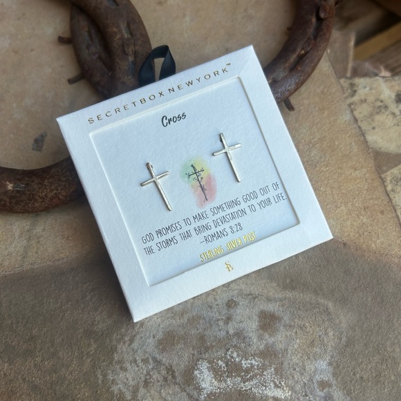 Goldtone Cross Stud Earrings NWT - Picture 7 of 9